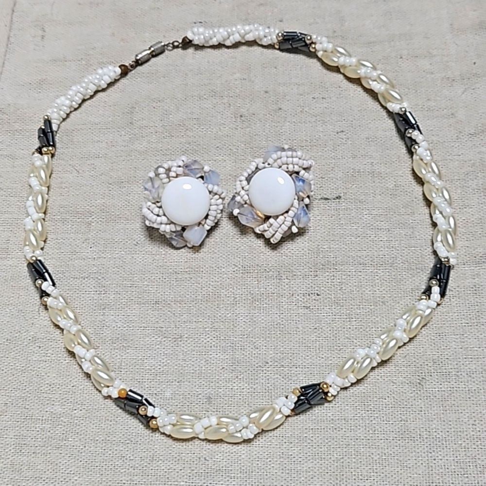 Vintage MCM 50's White Faux Opal Glass Rope Necklace Clip-on Earrings